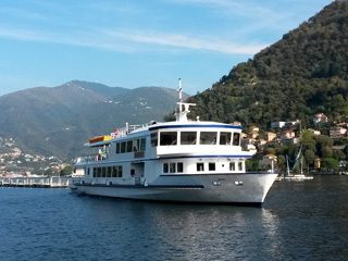 Public boat tours on Lake Como