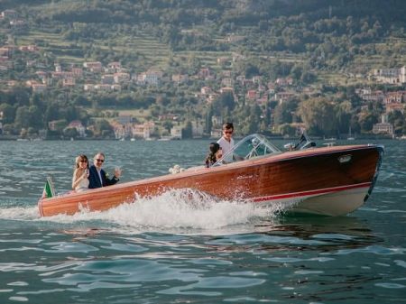 4h tour on a Riva Super Florida with visit to Villa Balbianello